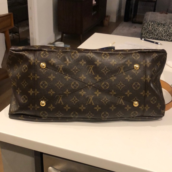 SOLD Louis Vuitton Artsy MM - Picture 7 of 8